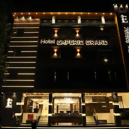 Hotel Emperio Grand Lucknow Exteriör bild