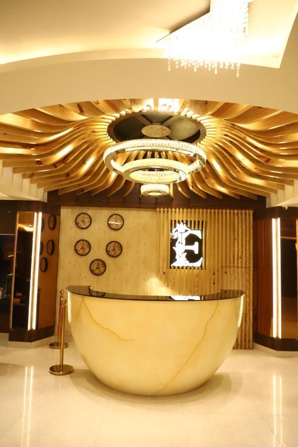 Hotel Emperio Grand Lucknow Exteriör bild